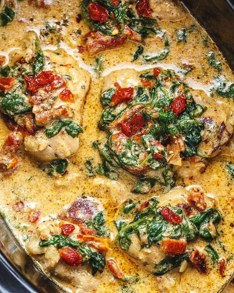 Low Carb Crock Pot Dinner Recipes: 5 Low-Carb Crockpot Dump Dinners — Eatwell101 Tuscan Garlic Chicken, Dump Dinners, Garlic Chicken Recipes, Crock Pot Recipes, Chicken And Spinach, Healthy Crockpot, Crockpot Recipes Slow Cooker, Dinner Recipes Crockpot, Spinach Stuffed Chicken