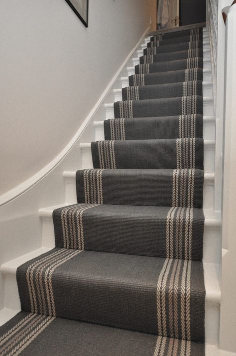 Staircase Carpet Runner, Stairway Carpet, Striped Stair Runner, Basement Steps, Luxury Stairs, French Country Ideas, Staircase Runner, Stair Rods, House Staircase