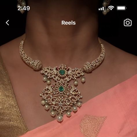 Kante With Diamond Pendant, Diamond Kante Necklace, Diamond Kante Designs, Kante Necklace Designs, Kanti Necklace Designs, Kanti Designs, Kanti Necklace, Bridal Diamond Necklace, Temple Jewelry Necklace