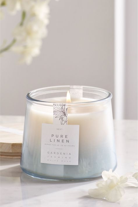 A clean and refreshing scent with marine notes and soft musks. Candle Jar Ideas, Candles Jars, Candle In Jar, Best Scented Candles, Candles Design, Lilin Aroma, Candles Jar, Large Scented Candles, Linen Candle