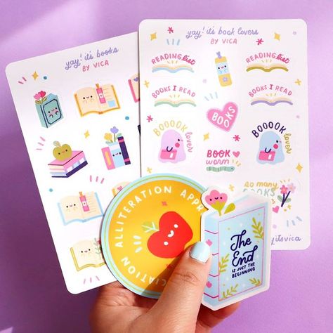 Sticker Photoshoot, Bookworm Stickers, Journal Stickers Cute, Stickers Books, Reading Stickers, Sticker Packaging, Books Stickers, Sticker Inspo, Lover Sticker