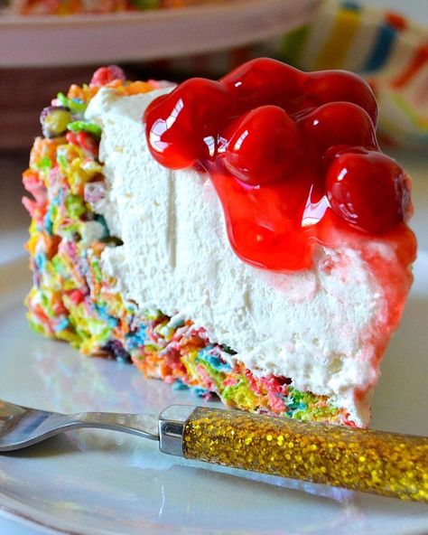 1,754 Likes, 43 Comments - Hayley Parker (@thedomesticrebel) on Instagram: “*screaming in children’s voices* FRUITY PEBBLES NO-BAKE CHEESECAKE, people!! 🥣 I am obsessed with…” Fruity Pebbles Cheesecake, Fruity Pebble Cheesecake, Unique Cheesecake, Marshmallow Cheesecake, Fruity Pebble Cookies, No Bake Cheesecake Filling, Mustard Cream Sauce, Impressive Dessert, Fruity Pebbles Cereal