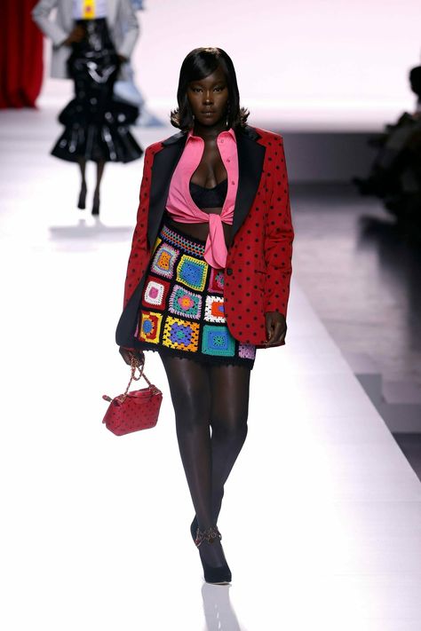 Moschino Fashion show, Runway, Ready To Wear, Spring Summer 2024, Milan Fashion Week, Runway Look Moschino 2024, Moschino 2020, Moschino Fashion Show, Moschino Runway, Runway Ready To Wear, Moschino Fashion, Milan Fashion Week Runway, Fashion Show Runway, Fashion Week Runway