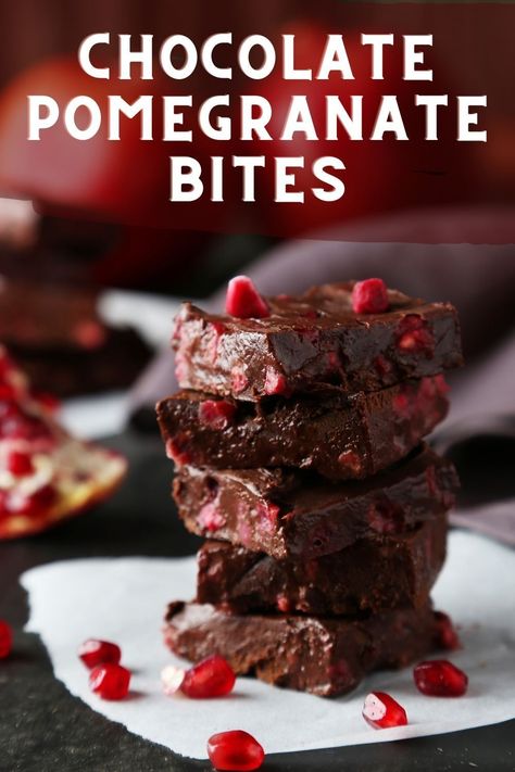 This Chocolate Pomegranate bites Recipe is surely healthy and fresh, and you know what you’ve put in. Dig into this 2-ingredient match made in heaven! Perhaps, the easiest dessert and gift-giving treat for the holidays! These chocolate clusters are appetizingly colorful and delicious, yet they’re super easy to make. #chocolatebites #christmascookies #christmassweets #xmasdessert #xmasgifts #chocolaterecipe #chocolatecake #chocolatesnack #christmassnack Snacks With Pomegranate, What To Do With Pomegranate, Chocolate Covered Pomegranate Seeds, Chocolate Pomegranate Clusters, Pomegranate Yogurt Chocolate, Pomogranette Dessert, Dark Chocolate Pomegranate Bark, Allergy Free Snacks, Pomegranate Chocolate