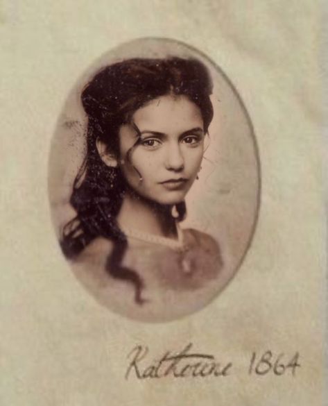 Katherine Pierce 1864, Tapeta Harry Potter, The Vampire Diaries Characters, Vampire Diaries Poster, Vampier Diaries, The Vampire Diaries 3, Vampire Diaries Movie, Vampire Diaries Quotes, Vampire Diaries Wallpaper