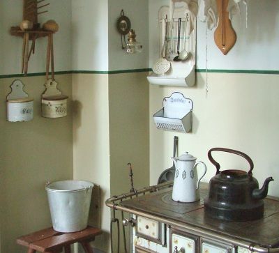 German kitchen from the 1920s @Kelly Teske Goldsworthy Teske Goldsworthy Johnson Alter Herd, Antique Wood Stove, Deco Zen, Wood Stove Cooking, Old Stove, Wood Stove Fireplace, Vintage Stoves, Antique Stove, Into The Wood