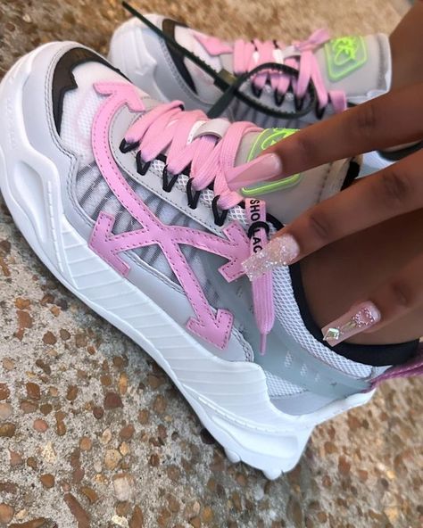 Cute Designer Shoes, Designer Shoes Aesthetic, Prada Shoes Outfit, Desinger Shoes, Outfits With Shoes, Designer Shoes Sneakers, Pretty Sneakers, Shoes Wallpaper, Trendy Shoes Sneakers