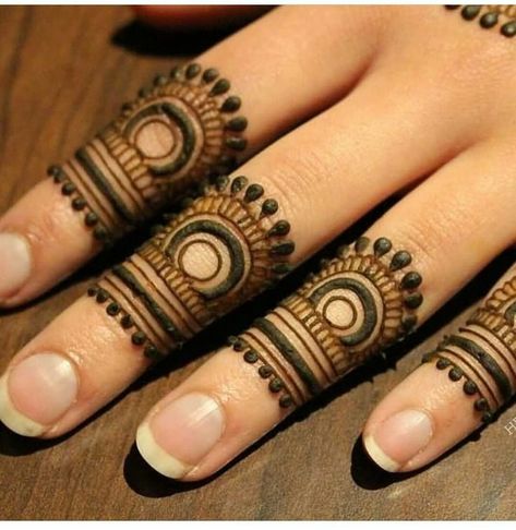 Finger Mehendi Designs, Finger Henna Designs, Tato Henna, मेहंदी डिजाइन, Finger Henna, Mehndi Designs For Kids, Very Simple Mehndi Designs, Simple Mehndi Designs Fingers, Full Mehndi Designs