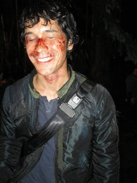 bob - t100 s1 bts The 100 Season 1, Bob Morely, The 100 Characters, The 100 Cast, The 100 Show, Bob Morley, May We Meet Again, Meet Again, We Meet Again