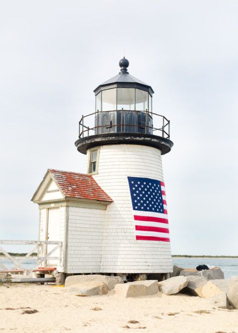 Brant Point Lighthouse, Diary Design, England Summer, England Aesthetic, Nantucket Style, Design Darling, Nantucket Island, Cape Cod House, I Love The Beach