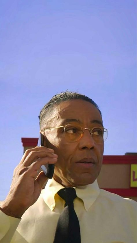 #breakingbad #gustavofring Gus Fring Aesthetic, Gus Fring Wallpaper, Gustavo Fring, Breaking Bad Art, Giancarlo Esposito, Basketball Wallpapers, Gus Fring, Bad Art, Basketball Wallpaper