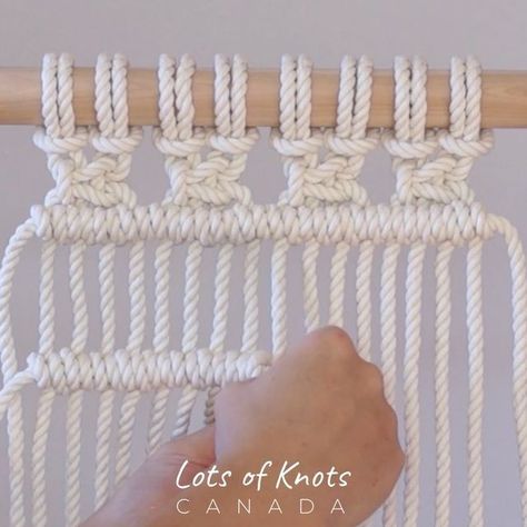 Diy Macrame Tutorial, Pola Macrame, Tutorial Macramé, Half Hitch Knot, Macrame Plant Hanger Tutorial, Macrame Bracelet Diy, Macrame Knots Tutorial, Macrame Knots Pattern, Macrame Supplies