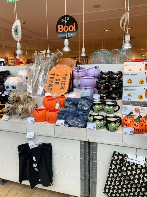 Flying Tiger Halloween, Copenhagen Aesthetic, Tiger Halloween, Tiger Store, Flying Tiger Copenhagen, Fall Stuff, Spooky Szn, Flying Tiger, Smashing Pumpkins