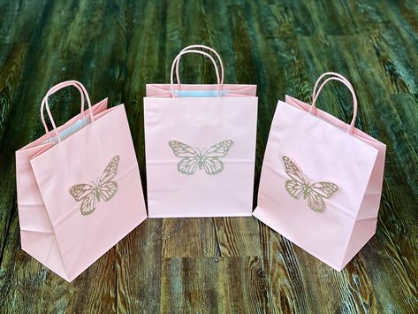 Butterfly Gift Bags, Butterfly Themed Birthday Party, Butterfly Favors, Personalized Favor Boxes, Quinceañera Ideas, Butterfly Handmade, Message Bag, Boho Elephant, Boxes Packaging