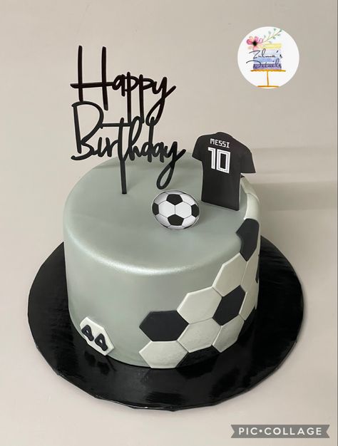 Birthday Cake With Football, Soccer Birthday Cakes For Men, Soccer Football Cake, Cake Designs Football Theme, Cake Decorating 2023, Soccer Cake For Men, Cake Decorating Football, Cake For A Man Birthday, Soccer Cake Birthday