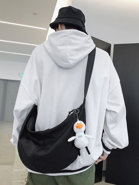 Side Bag Outfit Men, Uniqlo Bag Outfit Men, Uniqlo Bag Men, Uniqlo Drawstring Bag Outfit Men, Men Bag Aesthetic, Men With Tote Bags, Men’s Shoulder Bag, Aesthetic Side Bag, Side Bag Outfit