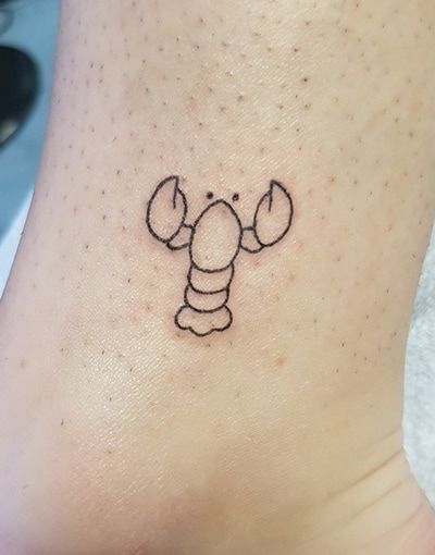 Tattoo Back Of Neck, Lobster Tattoo, Above Elbow Tattoo, Claw Tattoo, Anniversary Tattoo, Birthday Friends, L Tattoo, Tattoo Back, Creepy Tattoos