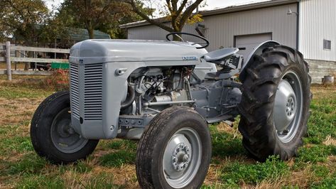 Massey Ferguson Tractors, Ford Tractors, Antique Tractors, Massey Ferguson, Hydraulic Systems, Paint Schemes, Ford