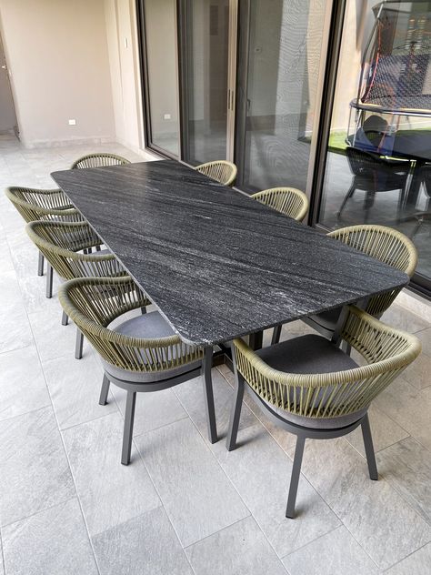 Granite Furniture, Round Dinner Table, Granite Table, Garden Table And Chairs, House Layout Plans, Mesa Exterior, Dining Table Marble, Outdoor Dining Furniture, Garden Table