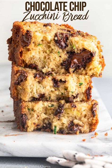 Deliciously soft and most this chocolate chip zucchini bread will be everyone's new favorite snack. Step-by-step photos help you make this simple quick bread recipe. #zucchini #zucchinibread #chocolatechipzucchini Zucchini Chocolate Chip Bread, Zucchini Chocolate, Chocolate Chip Zucchini Bread, Quick Bread Recipes Easy, Cheesecake Oreo, Zucchini Bread Recipe, Chocolate Chip Bread, Easy Zucchini, Frozen Chocolate