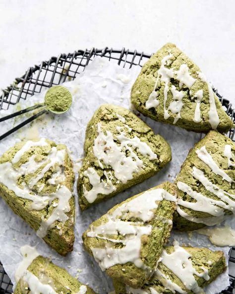 The Best Matcha Scones {vegan recipe} • Fit Mitten Kitchen Matcha Scones, Matcha Muffins, Pumpkin Scones Recipe, Tea Scones, Fit Mitten Kitchen, Vegan Scones, Gluten Free Scones, Best Matcha, Pumpkin Scones