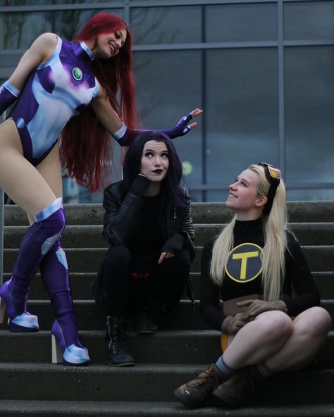 Teen Titans! Starfire, Raven, and myself as Terra! #teentitans #cosplay #teentitanscosplay #teentitanscosplayer #teentitanscosplayers #teentitanscomics Raven And Starfire Halloween Costume Ideas, Raven And Starfire Cosplay, Starfire Cosplay, Raven Titans Cosplay, Raven Costume Teen Titans Go, Halloween Costumes Raven Teen Titans, Terra Raven And Starfire, Teen Titans Go Costume, Terra Teen Titans