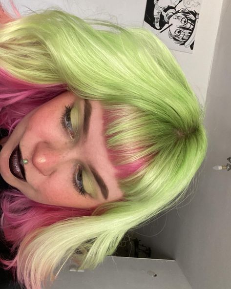 Green To Pink Hair, Pink To Green Hair, Pink Green Hair, Pink And Green Hair, Pink Short Hair, Neon Green Hair, Hair Colours, Hair Coloring, Green And Pink