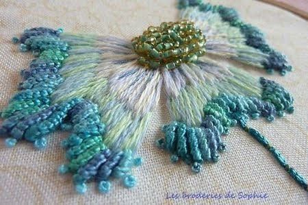 Brazilian Embroidery Stitches, Needle Books, Textile Art Embroidery, Hand Embroidery Patterns Flowers, Floral Embroidery Patterns, Embroidery Tutorial, Embroidery Stitches Tutorial, Hand Embroidery Flowers, Brazilian Embroidery