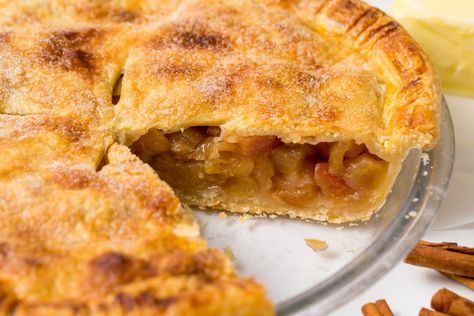 A traditional deep dish apple pie is the perfect finale to your holiday dinner Paula Deen Apple Pie, Deep Dish Apple Pie, Paula Dean, Pie Dough Recipe, Classic Apple Pie, Paula Deen Recipes, Apple Pie Recipe, Apple Pies, Flaky Crust