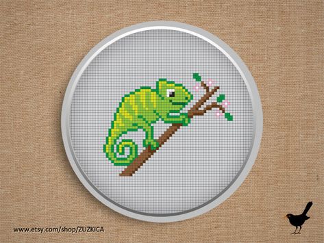 Chameleon Cross Stitch! Chameleon Cross Stitch, Chameleon Craft, Green Chameleon, Counted Cross Stitch Patterns Free, Cross Stitch For Kids, Chameleons, Cross Stitch Baby, Diy Cross Stitch, Floral Cross Stitch