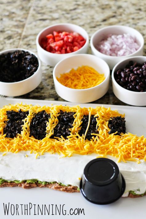 To make this fun school bus layered dip, start by prepping your fresh ingredients:  She brushed up on her math facts as I diced th... School Bus Birthday Party, School Party Food, School Bus Cake, School Bus Party, Layered Dip, Bus Cake, Bus Party, Transportation Party, Fun School