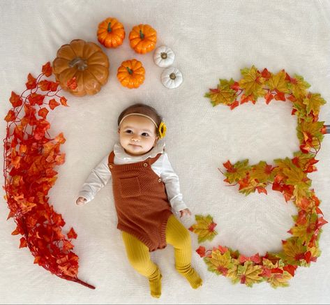 3rd month 3rd Month Baby Photo Ideas, 3rd Month Baby Photoshoot Ideas, 3month Baby Photoshoot, 2months Baby Photoshoot Ideas, 3 Month Baby Photoshoot, 3 Months Baby Photography, Baby Birthday Month, Fall Baby Pictures, Mother Baby Photography