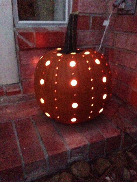 Drilled pumpkin filled with Christmas lights! Drilling Pumpkins Ideas, Drilled Pumpkins Patterns, Drill Pumpkin Carving Ideas, Pumpkin Drilling Patterns, Drilled Pumpkin Designs, Drill Carving Pumpkins, Drilled Pumpkins, Jacko Lanterns, Pumpkin With Lights Inside