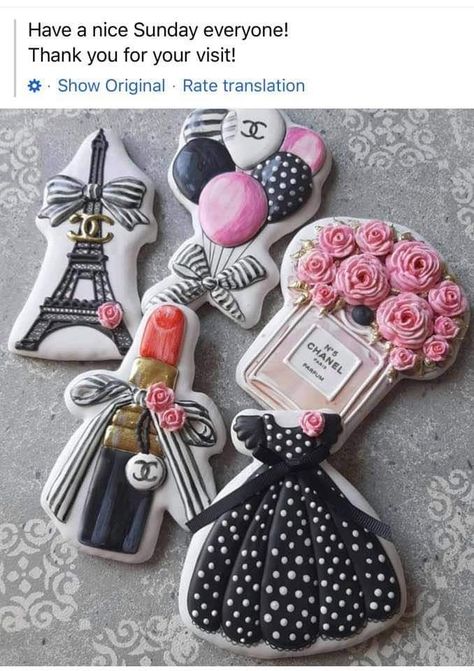 Chanel Cookies, Paris Cookies, Paris Themed Cakes, 40th Bday Ideas, 30th Birthday Party Decorations, Patisserie Design, Paris Birthday Parties, Royal Iced Cookies, Sugar Cookie Royal Icing