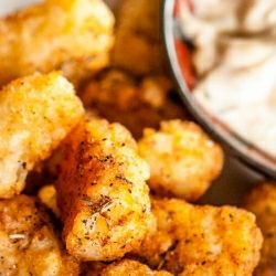 Cajun Tater Tots. #recipes #foodporn #appetizers #vegetarian I Am Famous, Haitian Recipes, Dude Food, Tater Tot Recipes, King Cakes, Blackened Seasoning, Cajun Creole Recipes, Sides Recipes, Homemade Breads