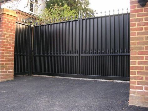 Kitchen Courtyard, Metal Fence Gates, Automatic Sliding Gate, Porte In Ferro, Sliding Gates, Fence Gate Design, Fence Doors, Steel Gate Design, Gate Designs