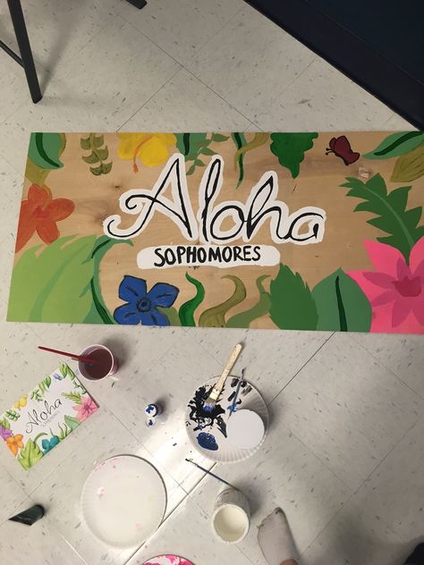 Tropical Hallway Decor, Tropical Night Football Game, Hallway Decorating Spirit Week, Spirit Week Hallway Ideas, Spirit Day Poster Ideas, Hawaiian Pep Rally Posters, Aloha Pep Rally, Junior Year Posters, Highschool Hallway Decorations