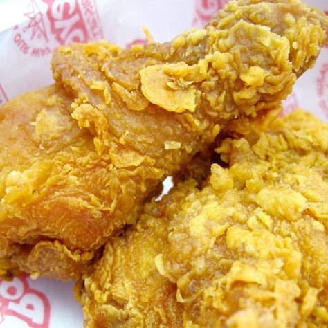 Secret Copycat Restaurant Recipes – Popeyes Extra-Crispy Spicy Fried Chicken Extra Crispy Fried Chicken Recipe, Extra Crispy Fried Chicken, Crispy Fried Chicken Recipe, Popeyes Fried Chicken, Popeyes Chicken, Spicy Fried Chicken, Fried Chicken Recipe, Copykat Recipes, Crispy Fried Chicken