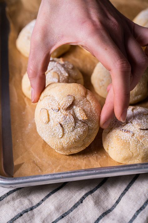 Almond Croissant Cookies | 12 Tomatoes Almond Croissant Cookies 12 Tomatoes, Croissant Cookies Recipe, Almond Chocolate Croissant Cookies, Almond Crossaint Cookie, Almond Croissant Cookies, Almond Cookies Recipes, Almond Crescent Cookies, Cheese Dreams, Almond Croissants