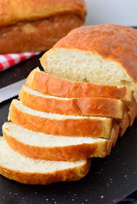 No Knead Sandwich Bread Recipe, White Sandwich Bread, Homemade White Bread, White Bread Recipe, Bread Soft, Sandwich Bread Recipes, Deli Sandwiches, Brioche Bread, Sandwich Fillings