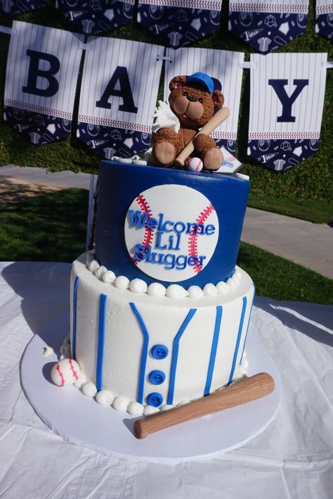 Sandlot Baby Shower Ideas, Little Slugger Baby Shower Ideas, Dodger Baby Shower Ideas, Baby Shower Baseball Theme, Dodgers Baby Shower Ideas, Baseball Baby Shower Cake, Baseball Baby Shower Decorations, Baby Shower Baseball, Lil Slugger