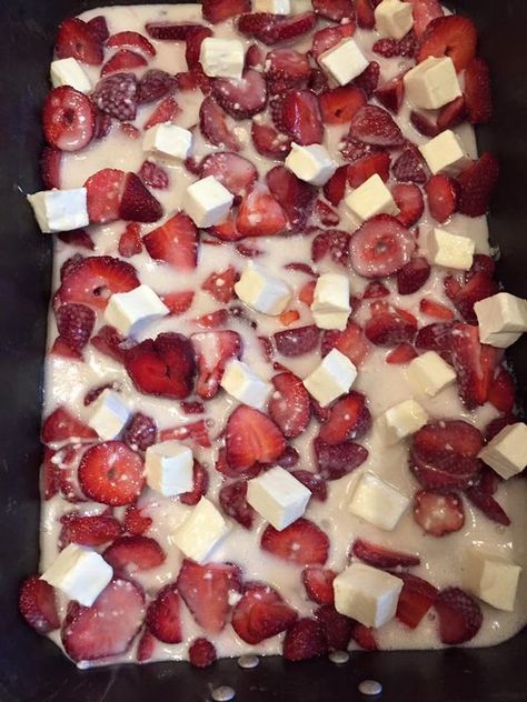 Old Country Cooking and Recipes | Strawberry Cream Cheese cobbler ready for the oven | Facebook Cream Cheese Cobbler, Strawberry Cream Cheese Cobbler, Recipes Strawberry, Strawberry Cobbler, Strawberry Cream Cheese, Sugar Sugar, Strawberry Cream, Country Cooking, Strawberry Recipes