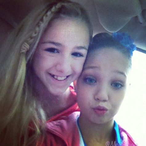 Chloe and Maddie Maddie And Chloe, Dance Moms Chloe Lukasiak, Dance Moms Chloe, Dance Moms Memes, Nia Frazier, Dance Moms Maddie, Maddie Z, Dance Moms Pictures, Dance Moms Dancers