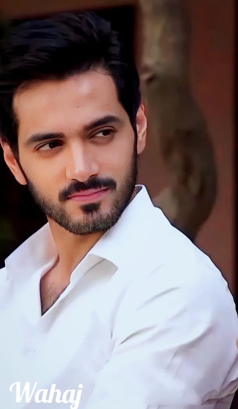 Indian Handsome Men, Murtasim Pictures, Wajah Ali, Murtasim Khan, Pakistan Actress, Cover Post, Men Fashion Photoshoot, Tere Bin, Beard Styles Short