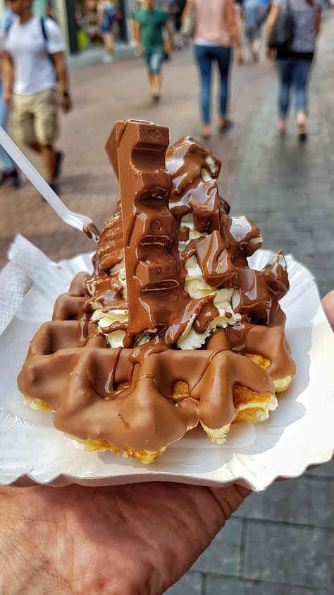 Waffle Maker Recipes, Waffle Toppings, Belgian Waffles, Dessert Shop, Food Goals, Food Snapchat, Food Obsession, Cafe Food, Interesting Food Recipes