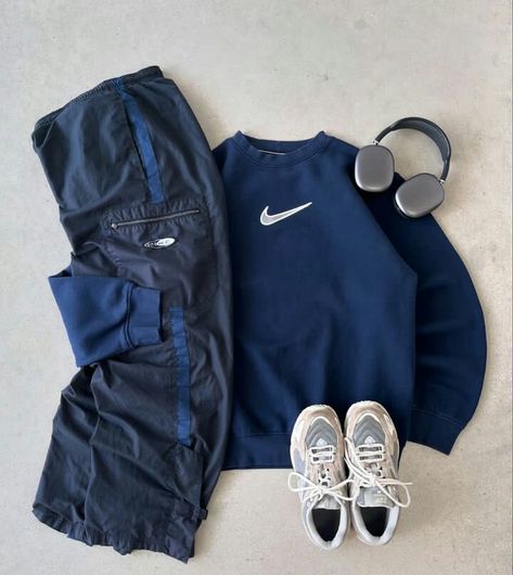 Mens Streetwear Aesthetic, Pants Cute, Street Fashion Men Streetwear, Guys Clothing Styles, Y2k Nike, Mens Outfit Inspiration, Cool Outfits For Men, Mens Fashion Casual Outfits, Streetwear Men Outfits