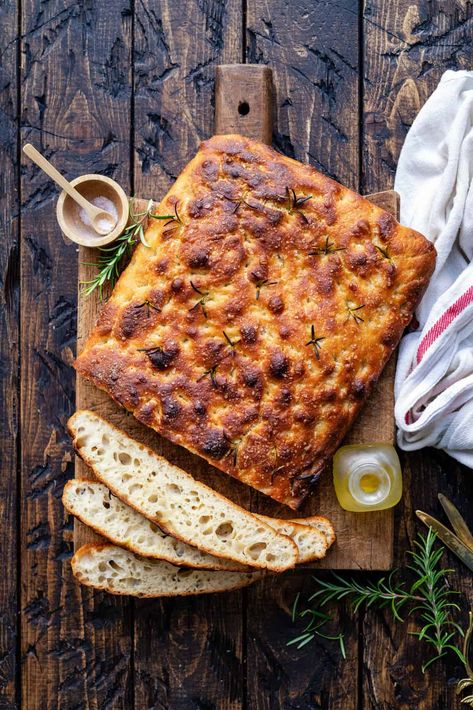 This Sourdough Focaccia recipe is easy even for total beginners! A wonderfully chewy focaccia that’s easy to customise and totally delicious. #sourdough #focaccia Sourdough Foccacia Bread, Overnight Sourdough Bread, Sourdough Focaccia Recipe, Overnight Sourdough, Sourdough Focaccia, Recipe Using Sourdough Starter, Sourdough Pizza Crust, Sourdough Recipe, Sourdough Starter Discard Recipe