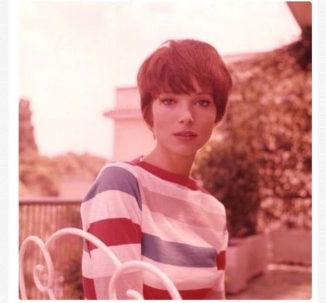 We want this hair AND this shirt! Ombre Bob Haircut, Pixie Hair, Trendy Haircuts, 짧은 머리, Short Haircut, Trendy Short Hair Styles, Short Pixie, Cool Haircuts, Pixie Hairstyles