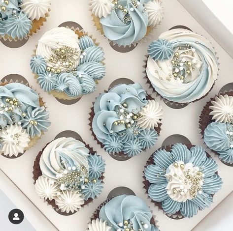 Flower Meringue Pops, Pale Blue Cupcakes, Greek Themed Cupcakes, Lambeth Cupcakes, Cupcake Plating, Boy Baby Shower Cupcake Ideas, Dusty Blue Cupcakes, Blue Cupcake Ideas, Baby Blue Cupcakes