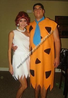 Homemade Fred and Wilma Couple Costume Fred Flinstone Costume, Wilma Flintstone Costume, Fred And Wilma Flintstone, Flintstones Costume, Cool Couple Halloween Costumes, Diy Fantasia, Cute Couples Costumes, Best Couples Costumes, Couple Costume